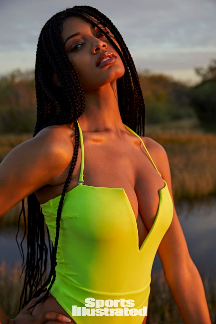 X163502_TK5_00293WMweb